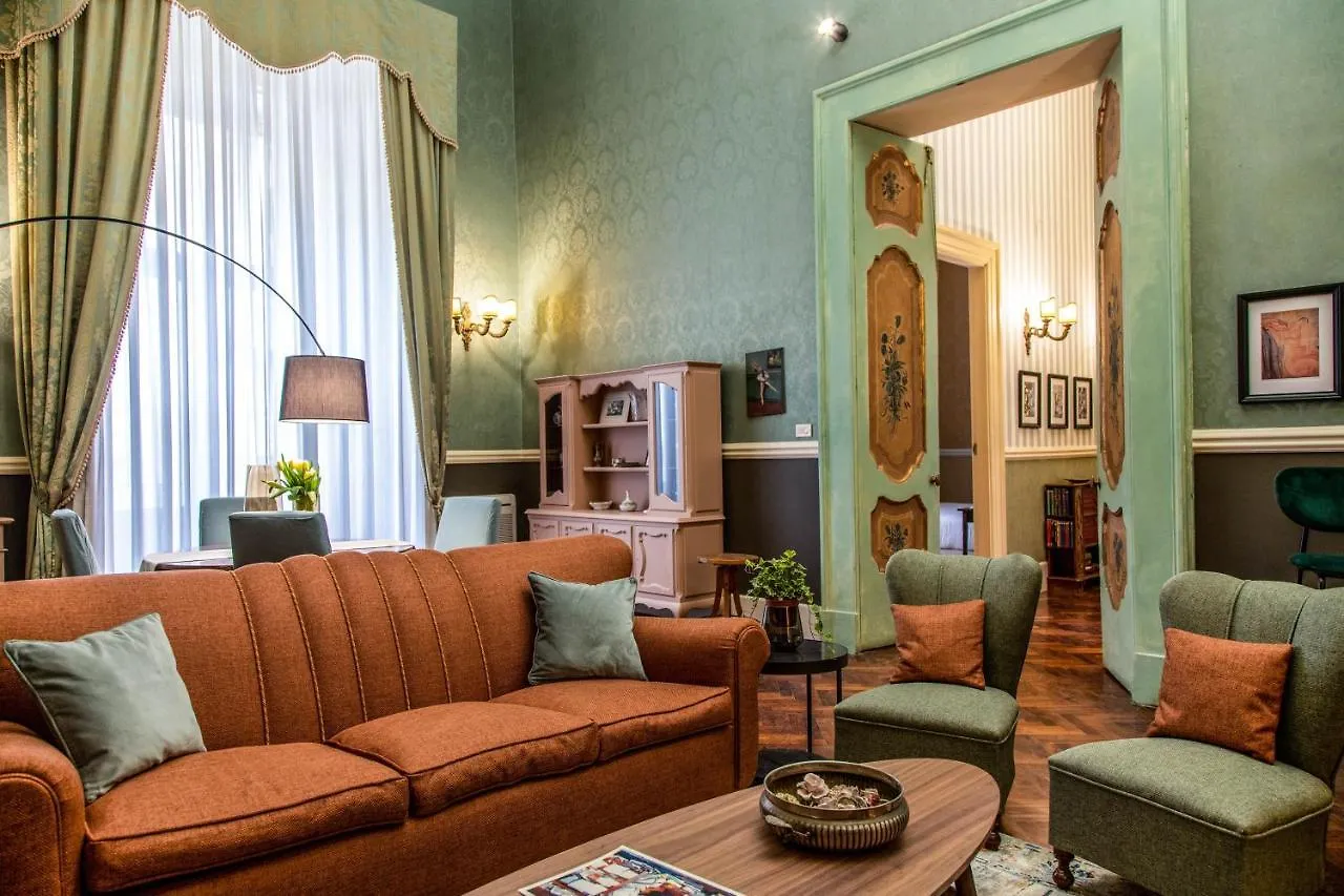 Royal Arthouse Apartment Luxury Apartment - Palazzo Caracciolo D'Arena Naples